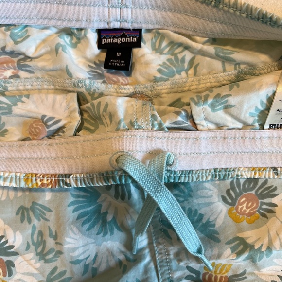 Patagonia 5” Baggies Women's Shorts - Picture 3 of 5